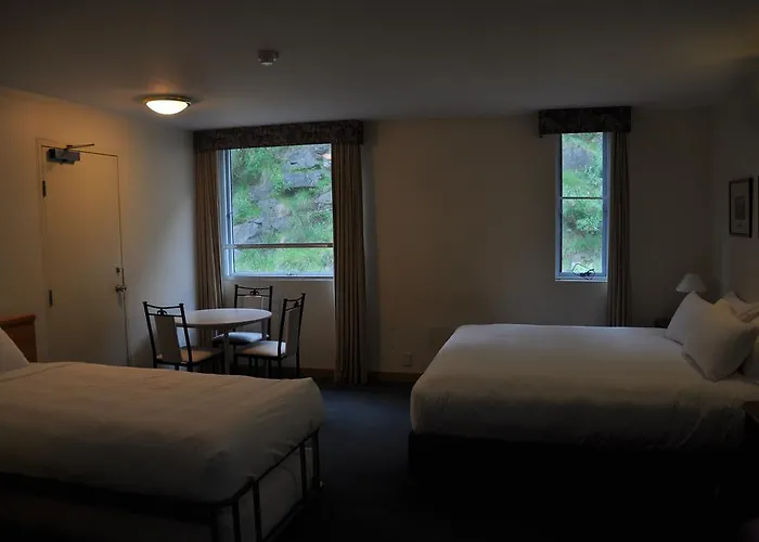 Jenolan Caves House